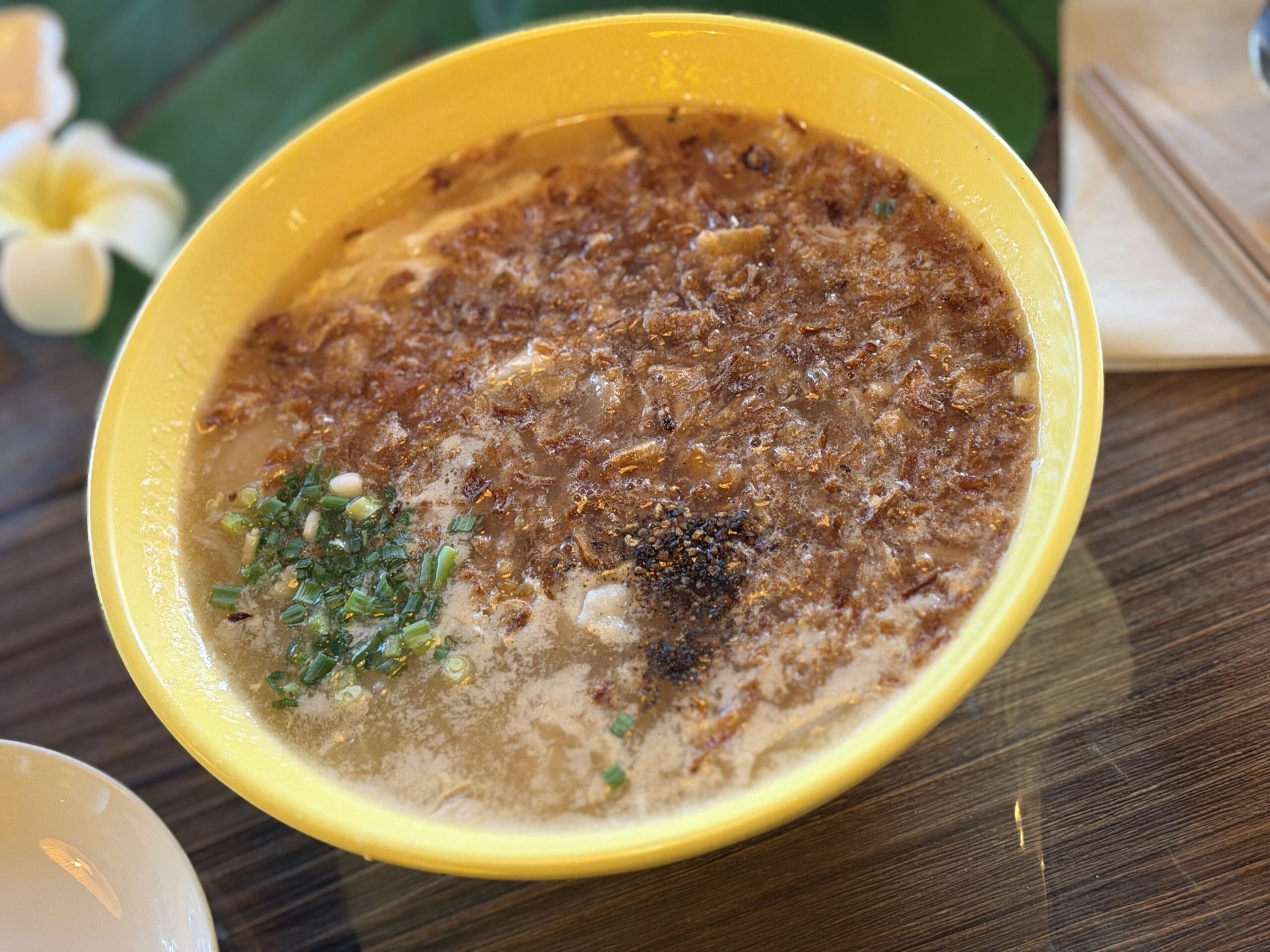 Kundaeng noodles, milky broth with fried shallots