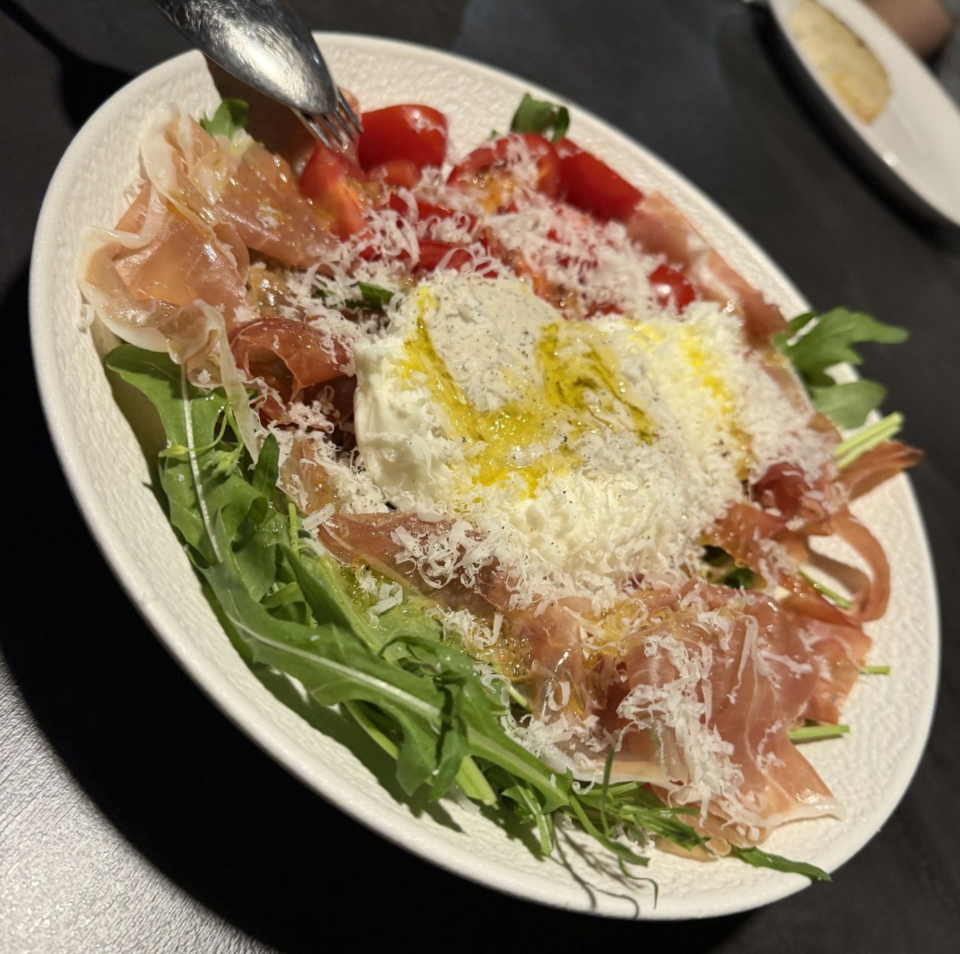 Burrata and prosciutto salad